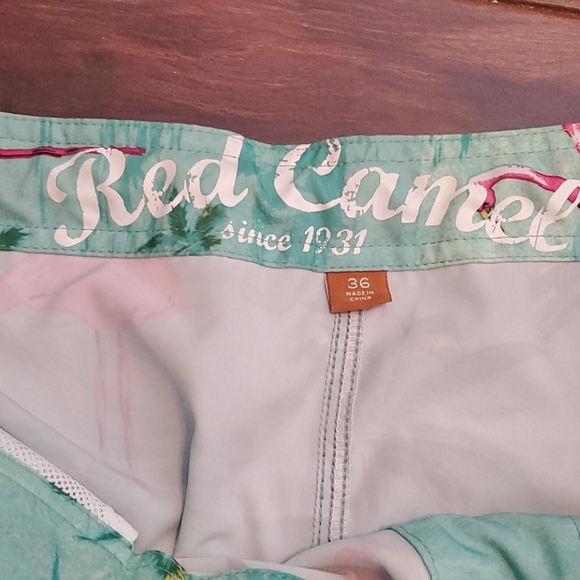 Red Camel Men's swim trunks size 36 Flamingos - Picture 3 of 4